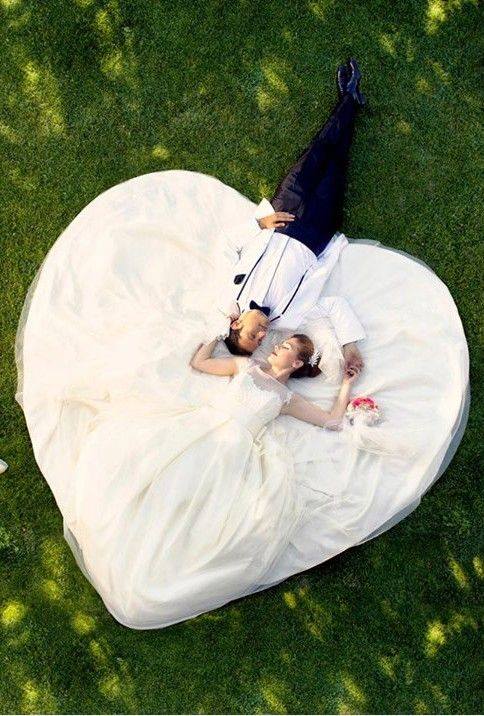 The Craziest and Most Creative Wedding Photos Ever (36 Pics)