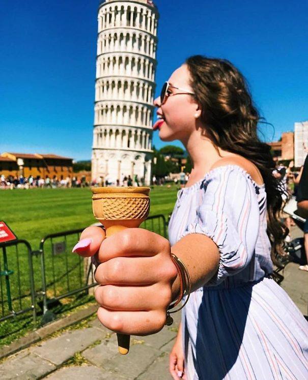 How to Pose with the Leaning Tower Of Pisa (40 Pics)