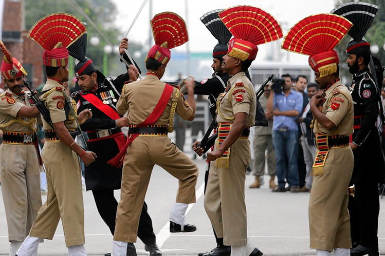 Wagah - Attari Border Closing Ceremony By India & Pakistan