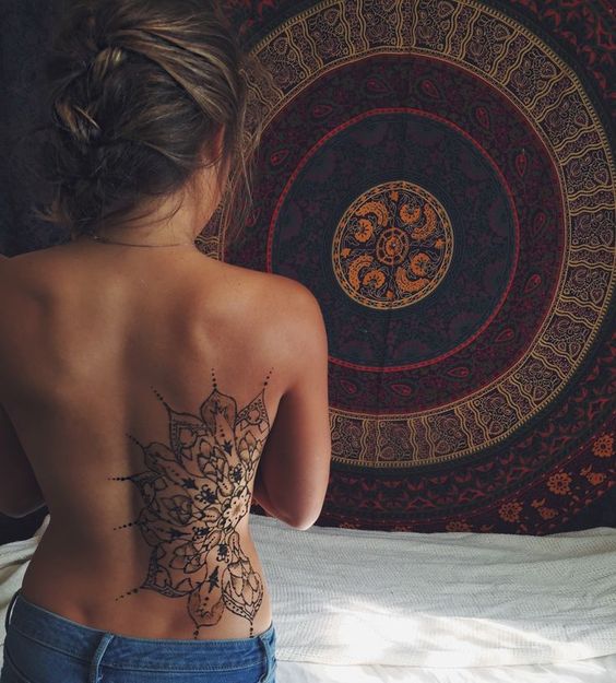 35 Cool Female Tattoos