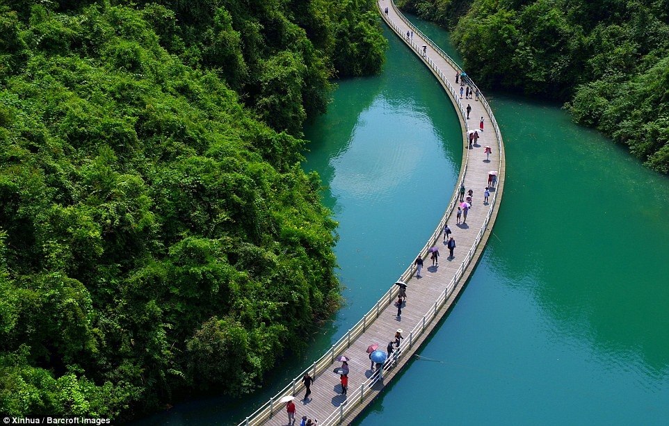 Most Amazing Walkway Over Water in China